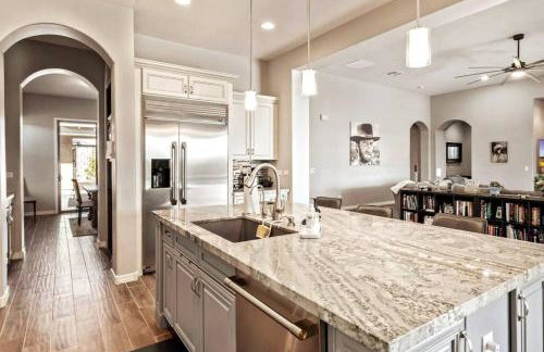 Phoenix Home with heated pool, desert views & hot tub - Foto 3