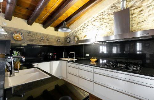 Masía Mas Sastre con piscina cerca de Girona - Foto 28