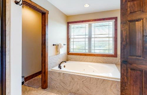 Lakefront Retreat Sleeps 6 Fireplace Boat Slip - Foto 15