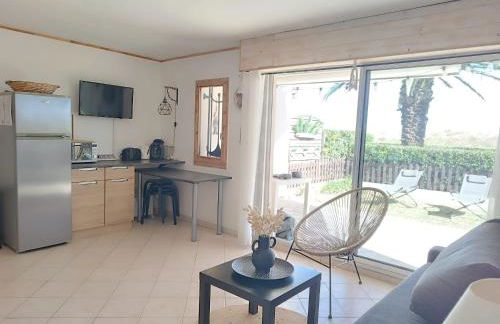 LES CAPITELLES 5 - Accès direct à la plage depuis le jardin - T2 avec cabine - 6 pers - jardin - Piscine - parking - Photo 4