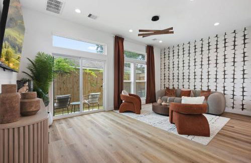 2 Luxury Homes in 1 - Walk to Nightlife & Stadiums - Foto 56