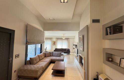 Villa Apocalypsis - Photo 2