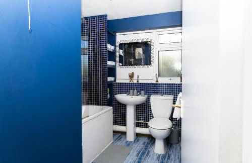 Homely Hornchurch - 5 Bed House - Foto 26