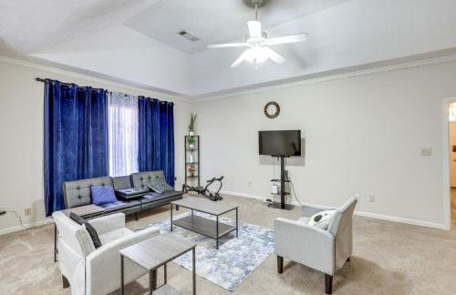 Home with Fenced Yard about 12 Mi to Dtwn Montgomery - Foto 2