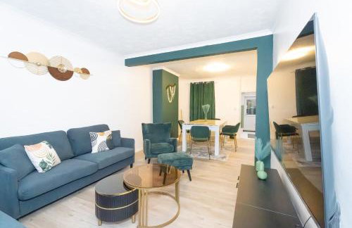 4 bed Emerald by Harlington 13 mins to central - Foto 2