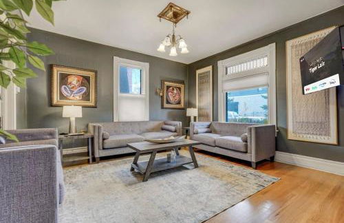 Tiger Lair Walk to CC Historic Downtown COS 4BR - Foto 1