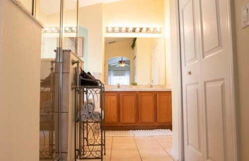 Super Mario Hideaway - Pool, Spa, Game Room Fun! - Foto 43