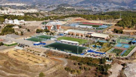 Moderno adosado junto al POLIDEPORTIVO de NUCIA - Foto 2