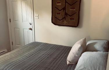 Chic Dunes Cottage with HOT TUB near Warren Dunes - Foto 21