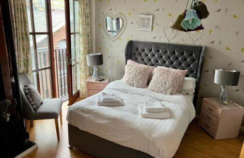 2 Bed Duplex Penthouse Apartment by Mathew Street Sleeps 6 - Foto 23