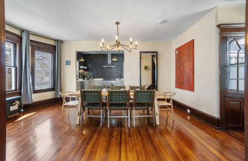 AC 9 BR 4BA Victorian Manor - 1 Block to Beach - Foto 35