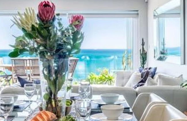 Camps Bay Holiday Apartment in Secure Complex With Private Pool and Parking Houghton Views - Foto 30