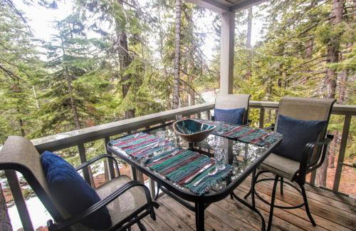 Woodsy retreat near Northstar & lake - Foto 14