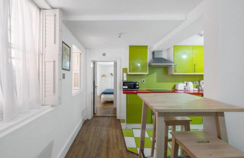 Well Connected 2 Bedroom Flat with Ensuite Bathrooms in London SE5 - Foto 13