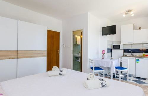 Apartments Cypress Sea Cove - Premium Studio Apartment with Balcony and Sea View A2 - Foto 28