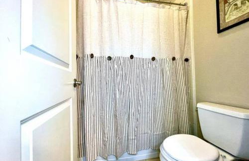 One Story Pet & Family Friendly Fireplace - Foto 13