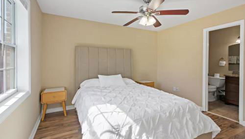 Entertaining 5 Bedrooms Luxury DC Vibe - Photo 3