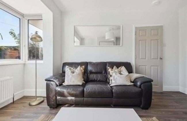 Fern House - Cosy 3 Bedroom House With Garden - Photo 8