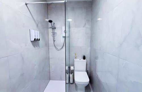 Gorgeous 1 bed flat, Sleeps 4, free Parking, Pet friendly, Pudsey, Leeds - Foto 5