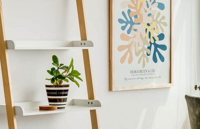 Fresh Sea Air and Endless Views at Twilight Tide - Photo 4