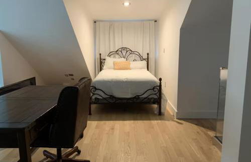 Waterfront Luxury in Town - Foto 17