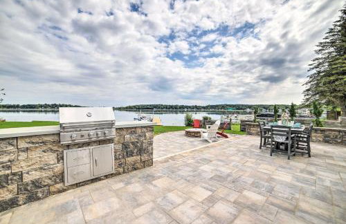 Newly Built Gilletts Lake Gem: Dock & Hot Tub - Photo 28