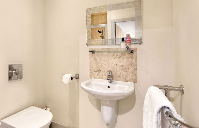 Granville Apartments - Photo 8