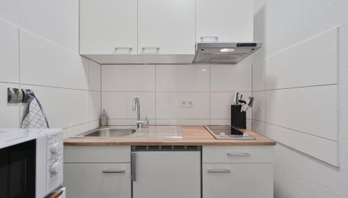 Goodliving Apartments Studio mit Balkon & Netflix - Foto 5, stove, minibar