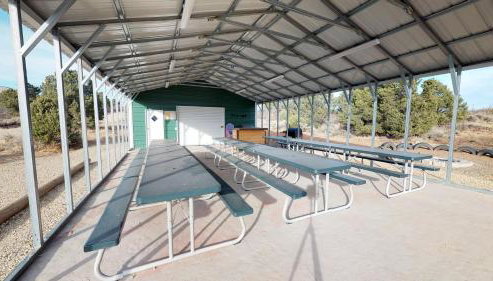 Pavilion and Glamping Village, 3 Cabins, Tipi, Wagon, Kitchen - Foto 4