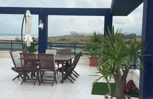 Ático 1ª línea con salida a playa - Foto 22