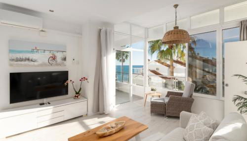 Stunning Beachfront apartment with Sea Views - Foto 4