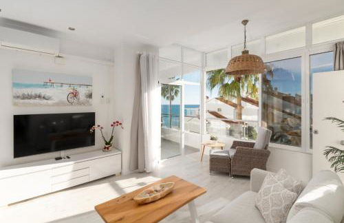 Stunning Beachfront apartment with Sea Views - Foto 4
