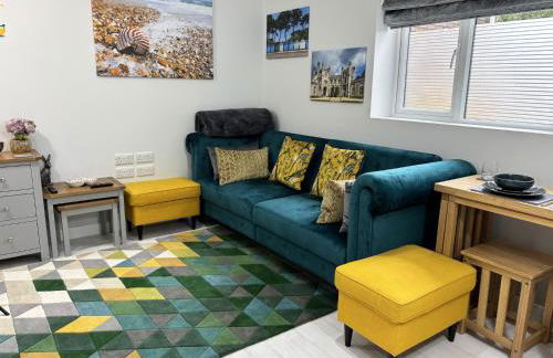 Entire guest suite in Highcliffe Dorset - Photo 5