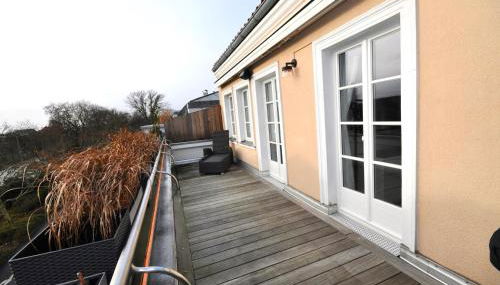 Zentral, am Park mit Parkplatz - Foto 2