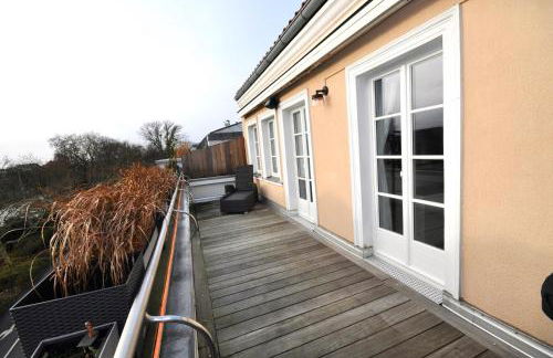 Zentral, am Park mit Parkplatz - Foto 2