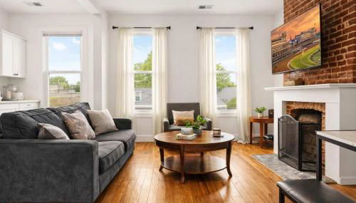 Cozy 2-Floor Home 5BR 3BA 2 Kitchens Backyard - Foto 2