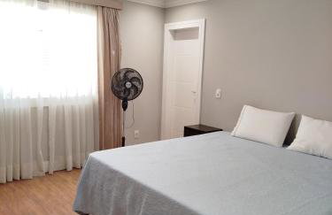 Casa Teresópolis perto do centro com três suítes e piscina - Foto 22