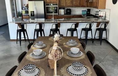 Lakefront-Private Dock-Lakeview-Sleeps 22 plus - Foto 31