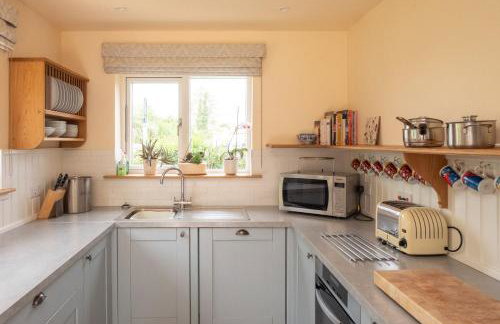 Willow House in Knodishall, Sleeps 7 - Only a short drive from Aldeburgh, Thorpeness & Snape Maltings - Managed by Aldeburgh Coastal Cottages - Foto 8