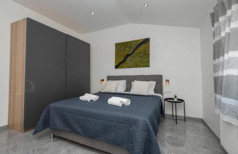 6 Bedroom Awesome Home In Prolozac - Foto 23