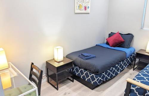 Lucky Charm 4 Bedroom Mid-City Apartment - Photo 32