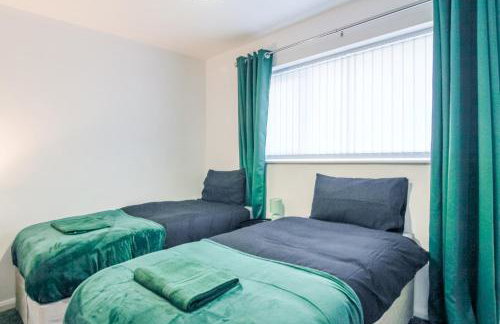 Modern 2BR Home in SK14, WIFI, Parking, Sleeps 5 - Foto 18