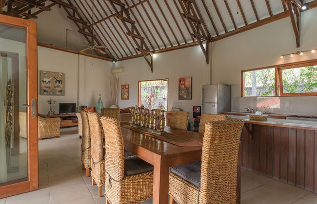 Villa Lotus Kayuputih - Foto 42