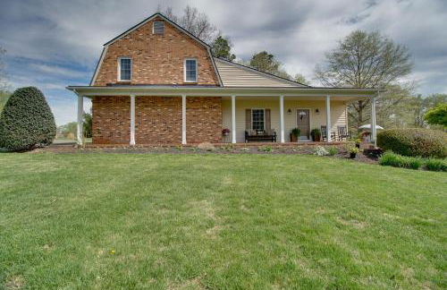 Pet-Friendly Cottage with Game Room and Fire Pit! - Foto 37