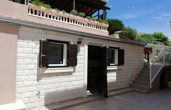 Stipe Residence - Photo 2