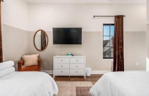 Rooftop Patio, Hot Tub and Games City Escape - Foto 14