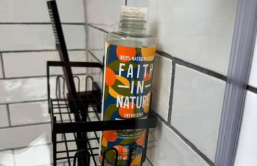 Private Countryside Annexe with Exclusive Wood Burner, Outdoor Hot Shower & Views - Foto 28