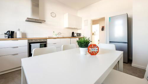 Modern & Chic Apartment with Balcony in Offenbach - Foto 5, stove, pet friendly, minibar