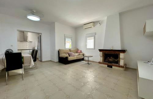 Villa with Pool, Chill-Out & BBQ - Foto 5