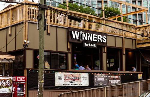 On Famous Music Row - Pool, Parking, Walk to Bars - Foto 46